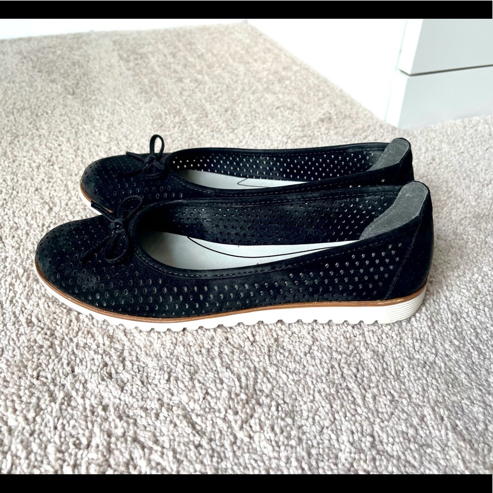 Black perforated leather flats 🥿